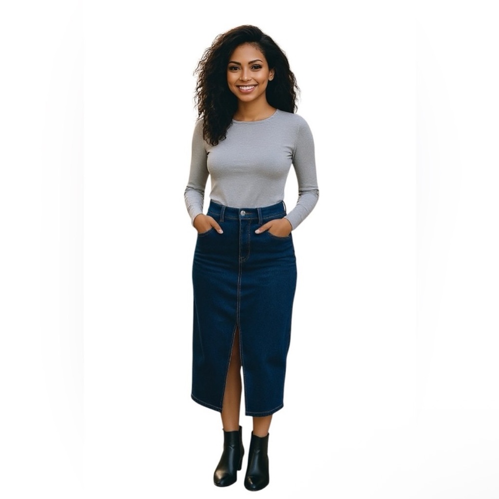 INDIGO THREAD CO.  Classic Denim Midi Skirt.  NWT.